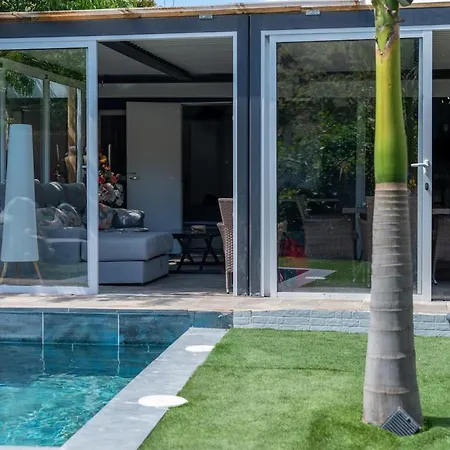 Privada